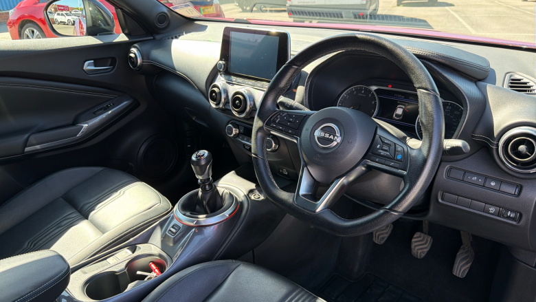 Nissan Juke 1.0 DiG-T 114 Tekna 5dr Petrol Hatchback
